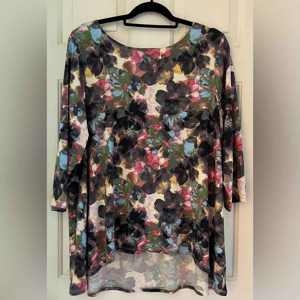 Zac & Rachel crew neck in size 1X.